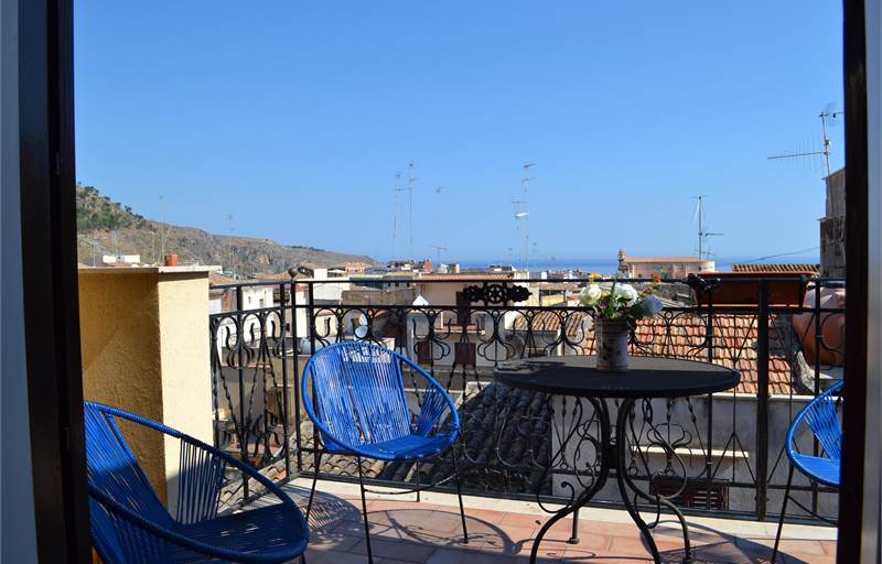 Castellammare del Golfo via trinità  zona Via Marconi palazzina indipendente con 4 appartamenti